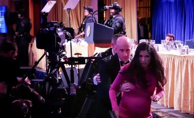 เปิดภาพนาทีชีวิต! ยิงสนั่นงานทำเนียบขาว อพยพ ‘ทรัมป์’ หนีตาย-แขกหมอบวุ่น