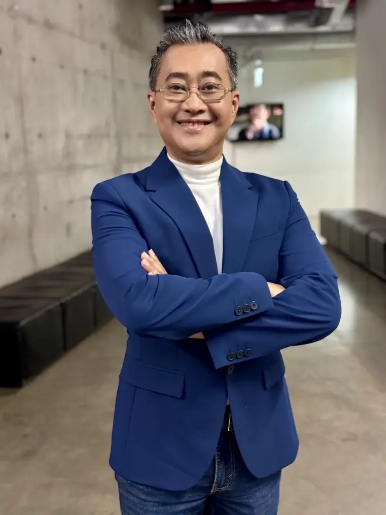 รองศาสตราจารย์ ดร.อัทธ์ พิศาลวานิช นักวิชาการอิสระและผู้เชี่ยวชาญเศรษฐกิจระหว่างประเทศและอาเซียน 