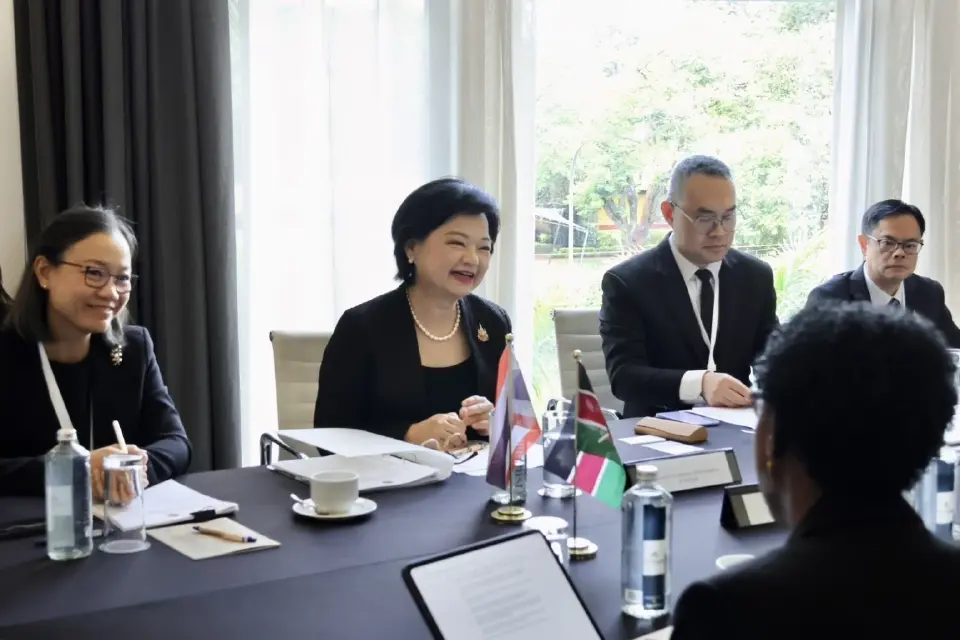 กรมส่งเสริมการค้าระหว่างประเทศการเจรจาการค้ากับเจ้าหน้าที่กระทรวงไอซีทีของเคนยา