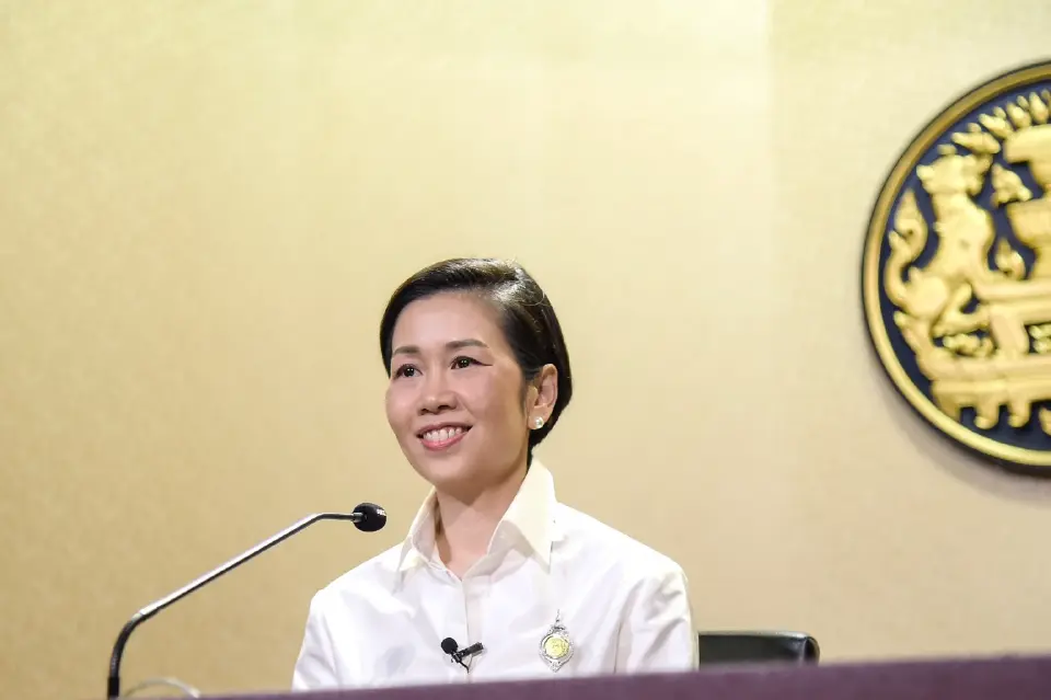 นางสาวรัชดา ธนาดิเรก โฆษกประจำสำนักนายกรัฐมนตรี