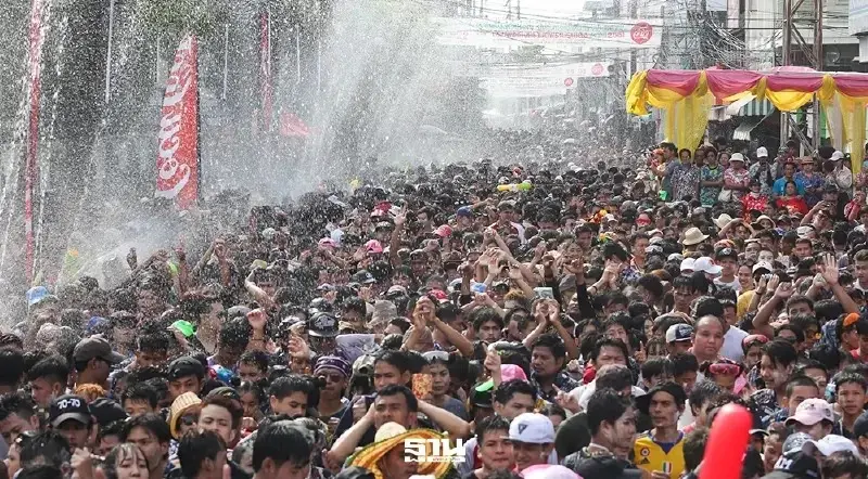 เช็คอิน “สงกรานต์” ทั่วไทย “ไอคอนสยาม-สยามพารากอน” สาดความสนุก-สืบสานประเพณีไทย