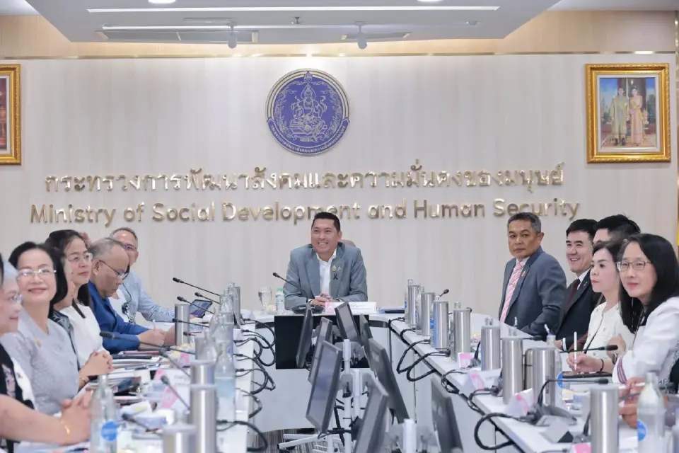 นายนิกร โสมกลาง รัฐมนตรีว่าการกระทรวงการพัฒนาสังคมและความมั่นคงของมนุษย์ (รมว.พม.)