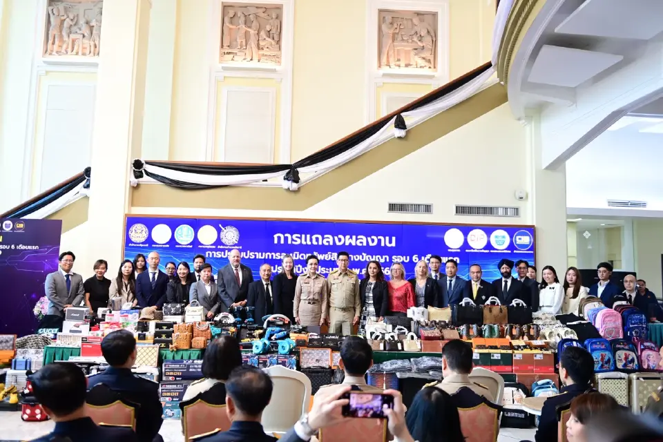 สินค้าปลอม! รัฐเชือด 332 คดี ยึด 1.3 ล้านชิ้น มูลค่า 2.3 พันล้าน