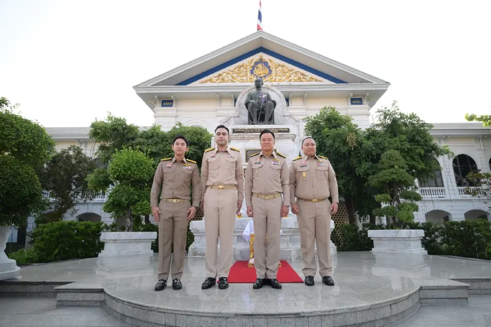 'อนุทิน' เซ็นแบ่งงาน 3 รมช.มหาดไทย ขอคุมกรมการปกครองเอง