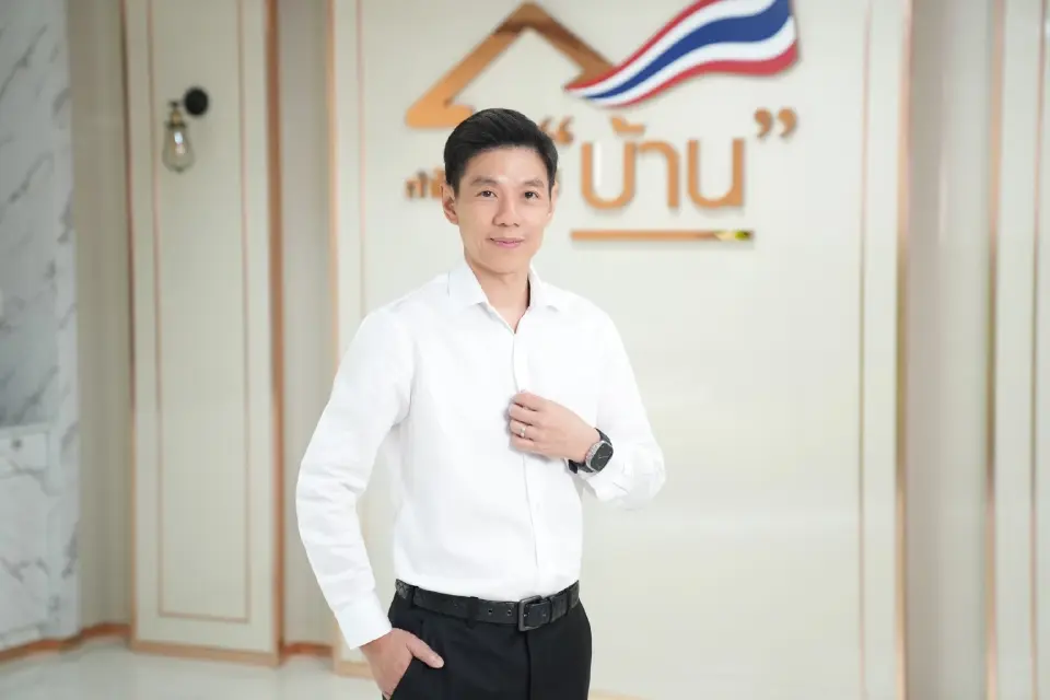 นายมหัทธนะ อัมพรพิสิฏฐ์ กรรมการผู้จัดการธนาคารอาคารสงเคราะห์ (ธอส.)