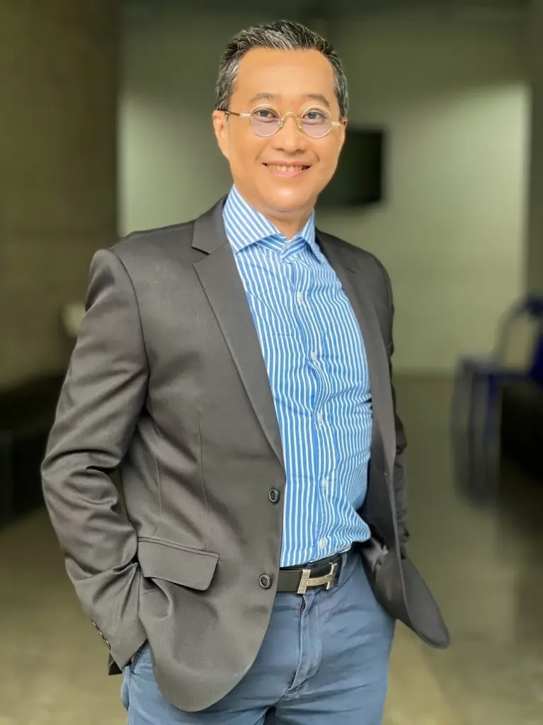 รองศาสตราจารย์ ดร.อัทธ์ พิศาลวานิช นักวิชาการอิสระและผู้เชี่ยวชาญเศรษฐกิจระหว่างประเทศและอาเซียน