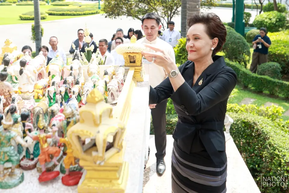 ‘ศุภจี สุธรรมพันธุ์’ ถือฤกษ์ดี 10.30 น. สักการะสิ่งศักดิ์สิทธิ์ในทำเนียบ