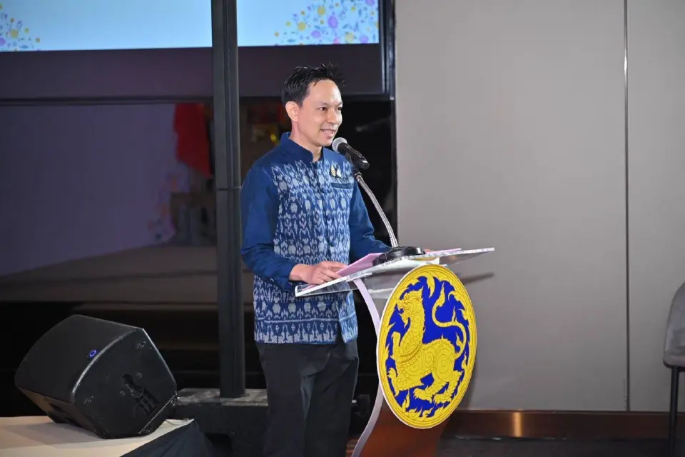 มหาดไทย ปั้น New Gen บุกไอคอนสยาม ยกระดับผ้าไทยสู่แบรนด์ระดับโลก ​