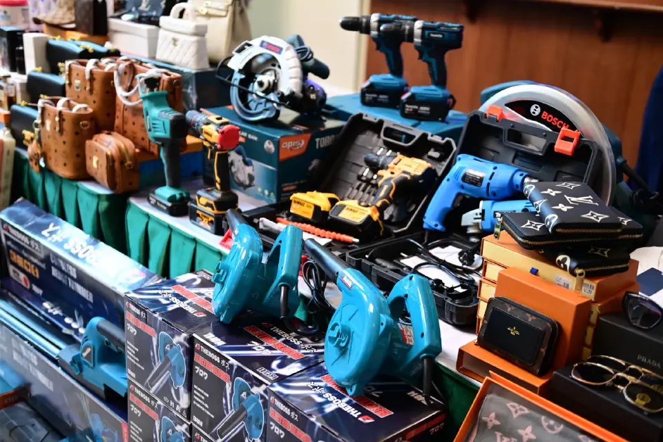 สินค้าปลอม! รัฐเชือด 332 คดี ยึด 1.3 ล้านชิ้น มูลค่า 2.3 พันล้าน