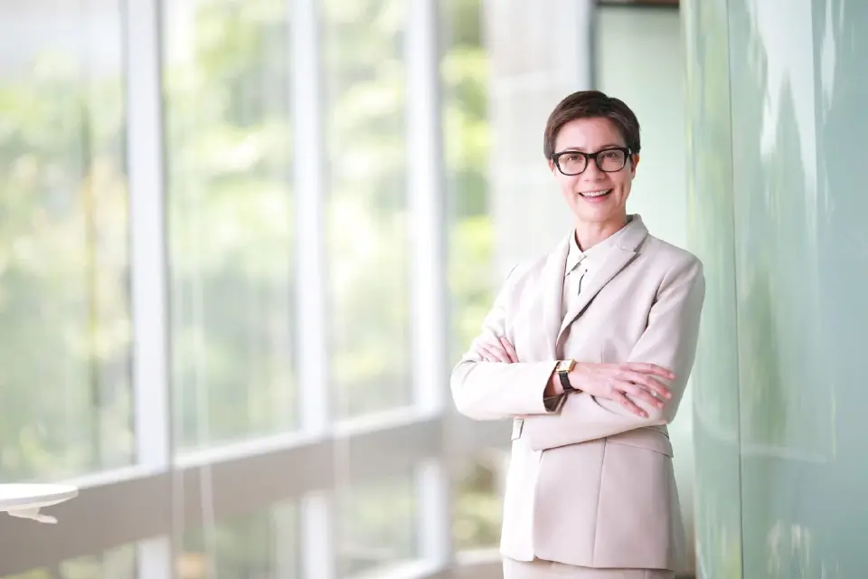 นางสาวเยเนอเวียบ ศิริวรรณ ฟิเนท์