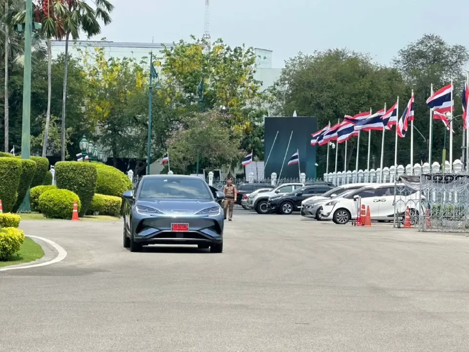 'ทรงศักดิ์' ตามรอย 'อนุทิน' ถอยรถไฟฟ้าคันใหม่ลุยงานรองนายกฯ