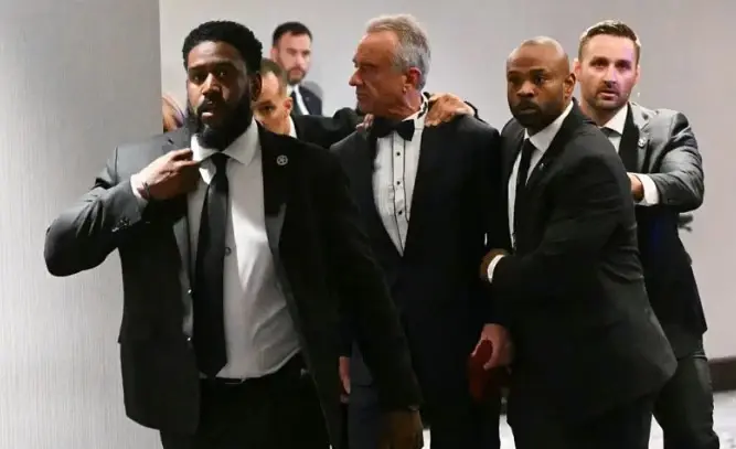 เปิดภาพนาทีชีวิต! ยิงสนั่นงานทำเนียบขาว อพยพ ‘ทรัมป์’ หนีตาย-แขกหมอบวุ่น