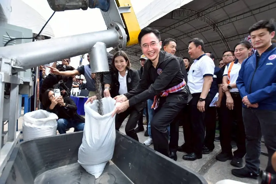 ดัน “ปุ๋ยสั่งตัด” ช่วยเกษตรกร ลดต้นทุน 40-60% นำร่องอุดรฯ