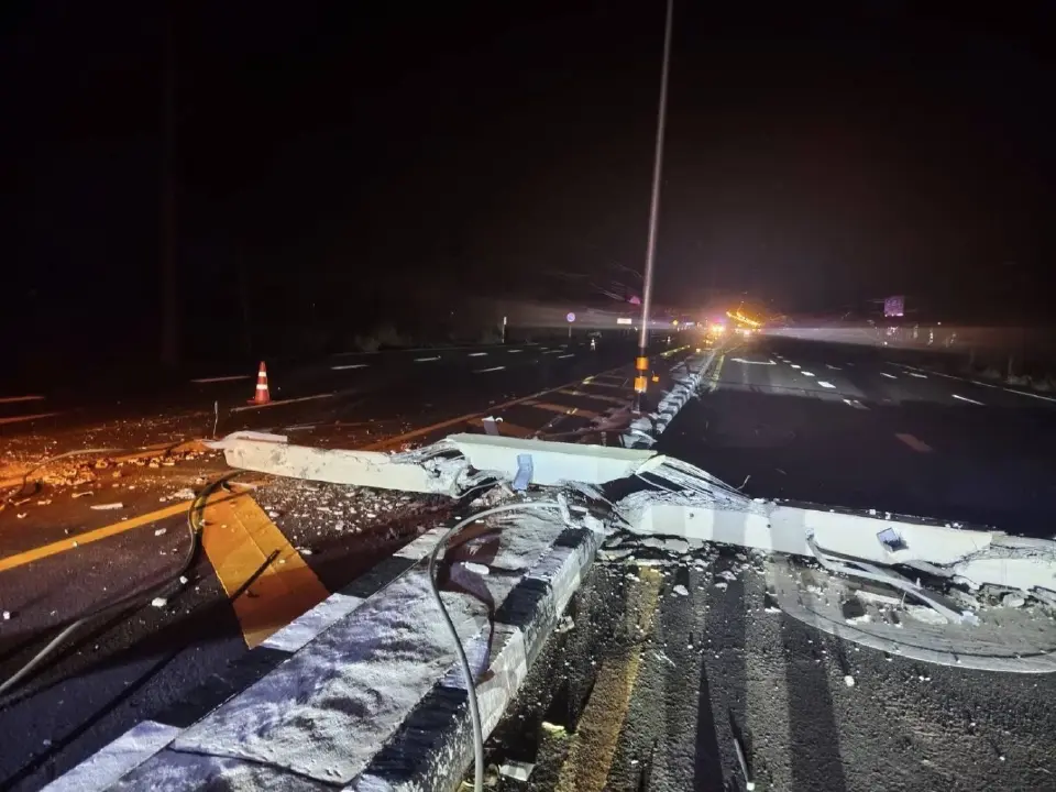 PEA เร่งกู้ไฟศีขรภูมิหลังโดนพายุฤดูร้อนถล่ม จ่ายไฟคืนแล้ว 90% คาดครบวันนี้