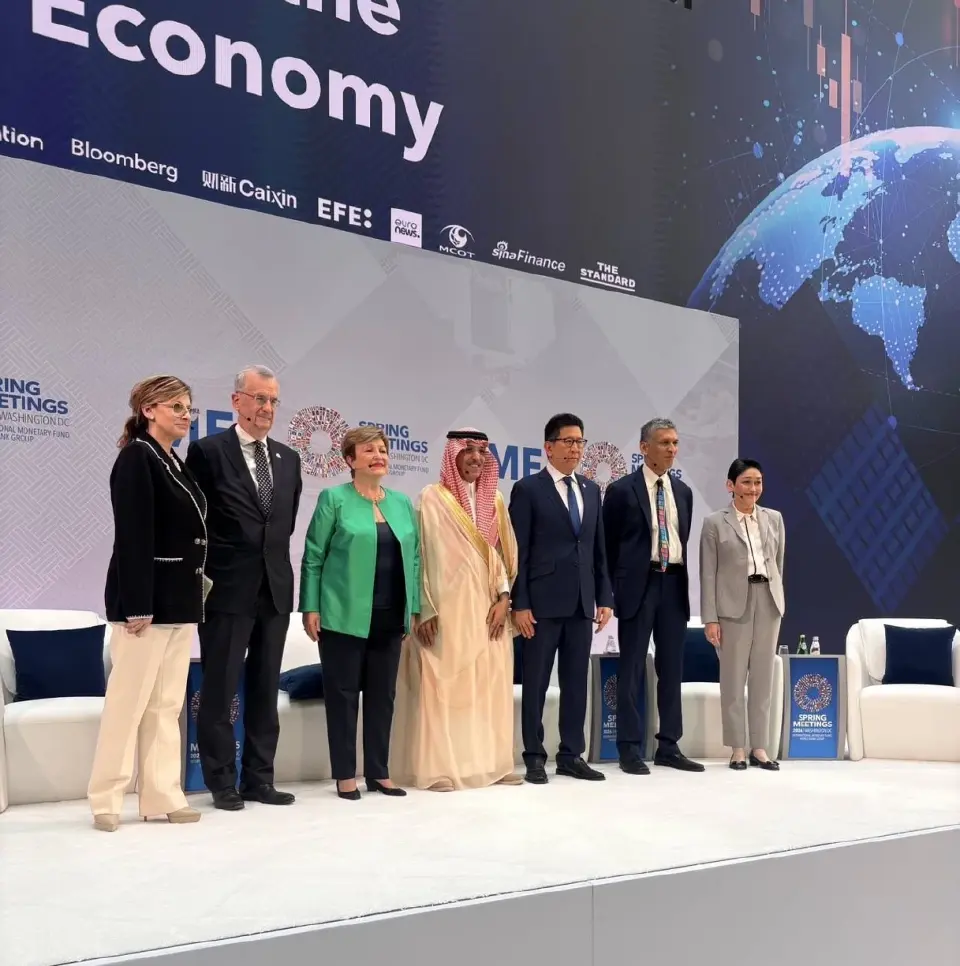 ‘เอกนิติ นิติทัณฑ์ประภาศ’ หนึ่งเดียวจากอาเซียน ร่วมเสวนาเศรษฐกิจบนเวทีการเงินโลก 