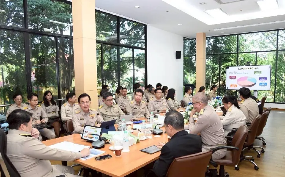 การประชุมมอบนโยบายการดำเนินงานแก่กรมการขนส่งทางราง (ขร.) 