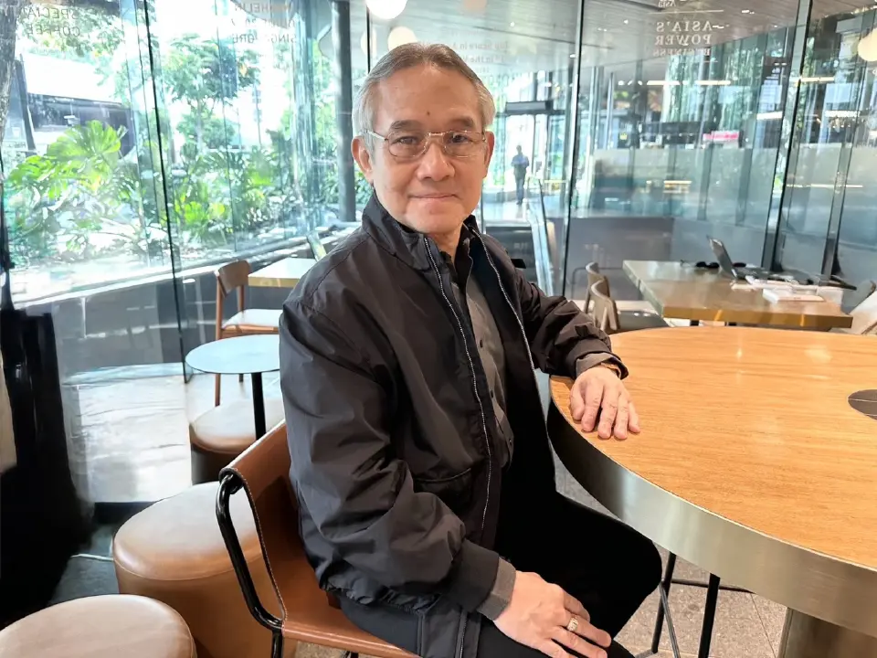 นายสุรเดช ยะสวัสดิ์ นักการเมืองอิสระ อดีตสมาชิกวุฒิสภา อดีตสมาชิกสภาผู้แทนราษฎร และอดีตรองหัวหน้าพรรคพลังประชารัฐ 