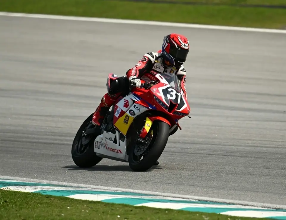 ฮอนด้า เรซซิ่ง ไทยแลนด์ ส่งสองนักบิดดาวรุ่ง  "มิกซ์-ธนัช" กับ “ไฮเปค-กฤษฎา”  ลุยศึก มาเลเซีย ซูเปอร์ไบค์ 2026 สนามแรก