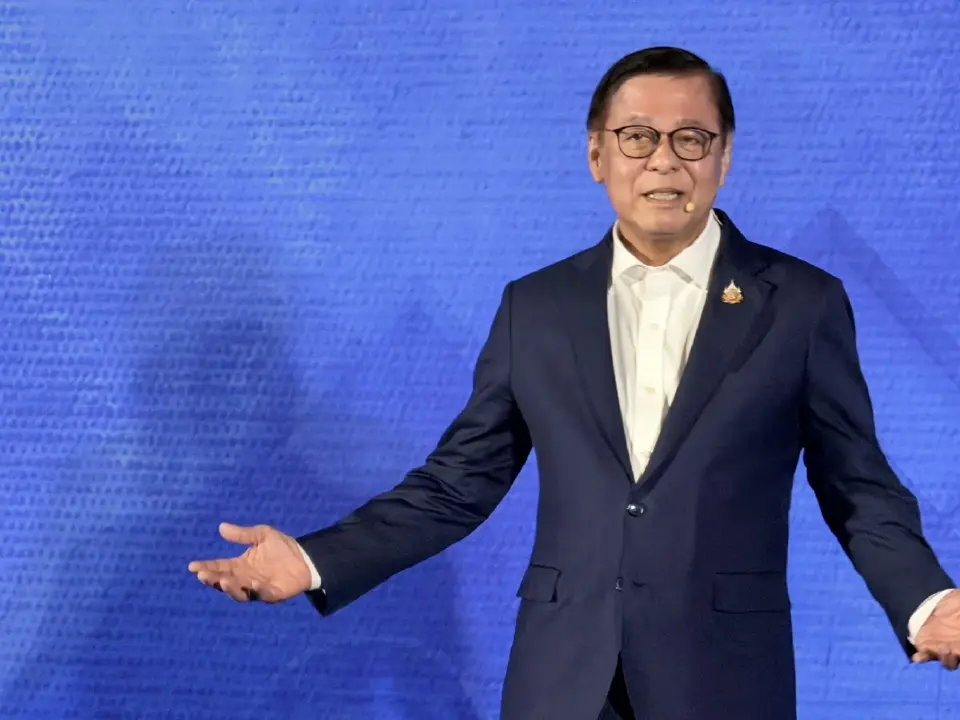 นายสีหศักดิ์ พวงเกตุแก้ว รองนายกรัฐมนตรีและรัฐมนตรีว่าการกระทรวงการต่างประเทศ 