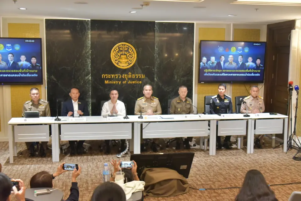 DSI ลุยคดีพิเศษ งัดใช้ กฎหมายอั้งยี่ เช็กบิล 8 บริษัทเรือ-คลังใหญ่ กักตุนน้ำมัน