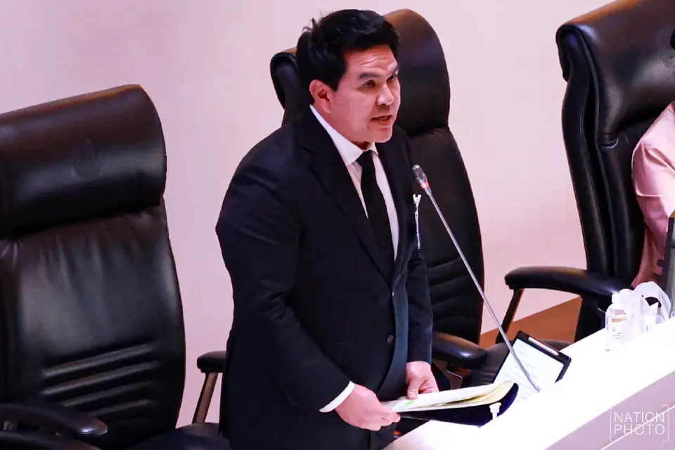 นายสุรศักดิ์ พันธ์เจริญวรกุล รมว.การท่องเที่ยวและกีฬา 