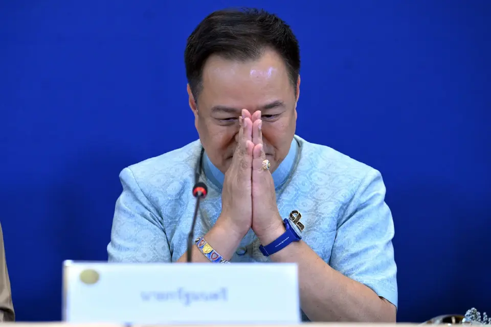 'อนุทิน' แฉพิรุธ 6 กลโกง 'แก๊งกักตุนน้ำมัน' สั่ง DSI เช็กบิล ไม่สนมีอิทธิพลแค่ไหน