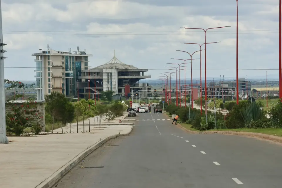 การก่อสร้าง Konza Technopolis โดยการวางระบบโครงสร้างพื้นฐานใต้ดินเสร็จสมบูรณ์แล้ว100%  