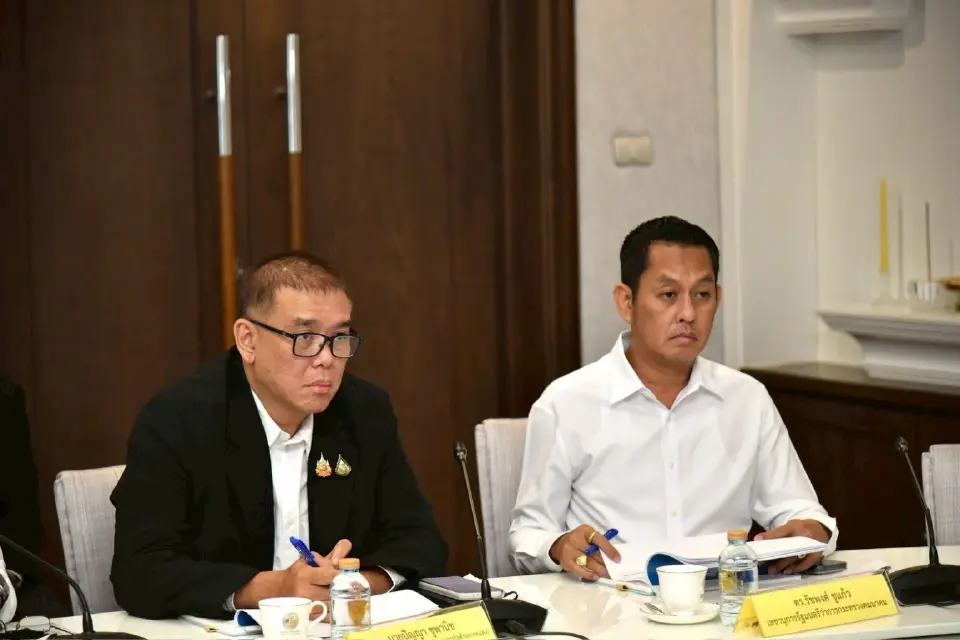 สุดทน! สมาคมสายการบิน หารือ 'พิพัฒน์' ขอชลอปรับขึ้นค่าธรรมเนียมการบิน ลดภาษีน้ำมัน