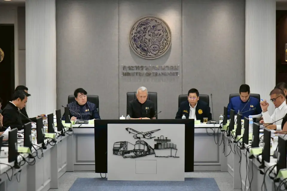 นายพิพัฒน์ รัชกิจประการ รองนายกฯและรัฐมนตรีว่าการกระทรวงคมนาคม นำทีม 3 รัฐมนตรีช่วยว่าการกระทรวงคมนาคมเป็นประธานการประชุมติดการเบิกจ่ายงบประมาณปี 2569 และการพิจารณาจัดทำขอคำงบประมาณปี 2570