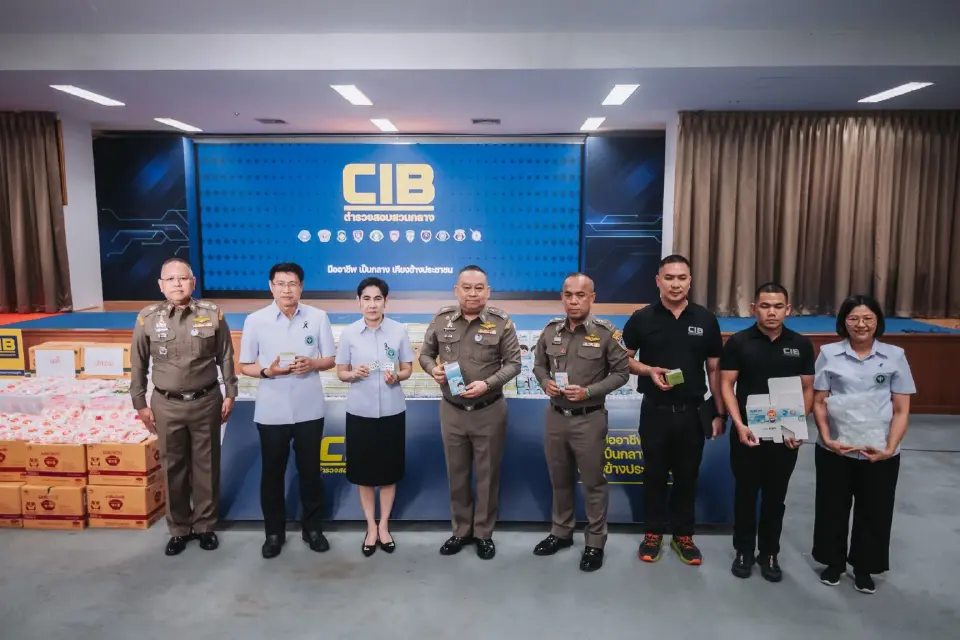 ทลายเครือข่ายส่งออกทิพย์ กักตุนยาอันตราย ‘ยาเขียวเหลือง’ เวียนขายผสมสูตร 4x100