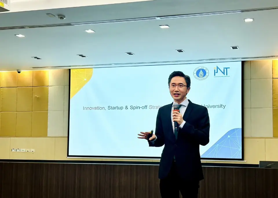 ศาสตราจารย์ ดร.ยศชนัน วงศ์สวัสดิ์ 