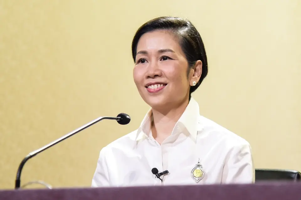 นางสาวรัชดา ธนาดิเรก โฆษกประจำสำนักนายกรัฐมนตรี