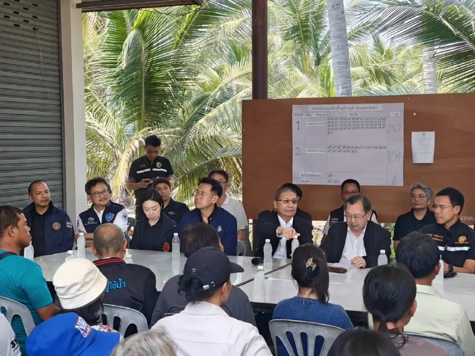 พาณิชย์ บุกล้งต่างชาติพบเป็นนอมินี กดราคามะพร้าวเหลือ 3 บาท/ลูก