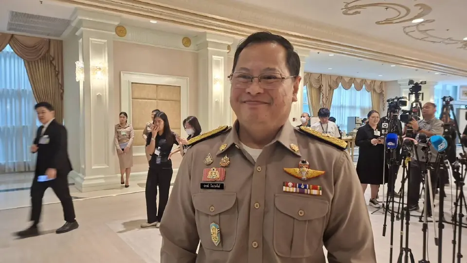 นายปกรณ์ นิลประพันธ์ รองนายกรัฐมนตรี