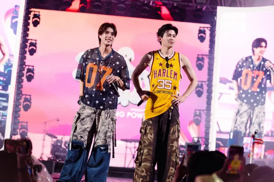 หยุดโลก SUPERFLUID 2026 คนล้นรางน้ำ 4NOLOGUE ยกระดับสงกรานต์ไทย