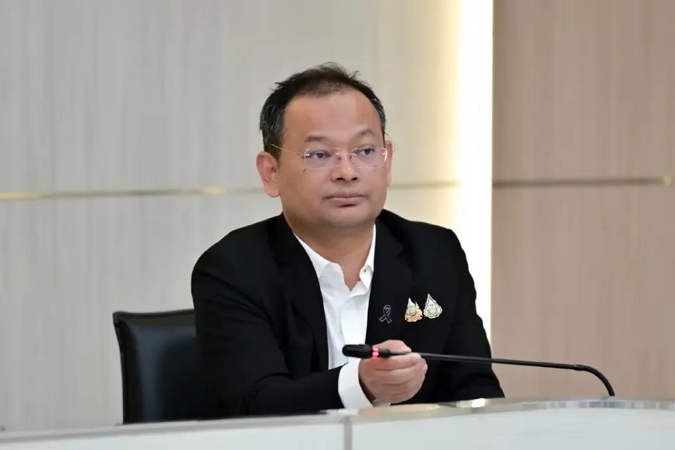 นายแพทย์เอนก มุ่งอ้อมกลาง รองอธิบดีกรมควบคุมโรค