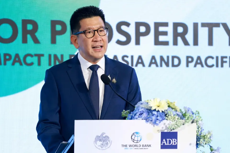 นายเอกนิติ นิติทัณฑ์ประภาศ รองนายกรัฐมนตรี และรัฐมนตรีว่าการกระทรวงการคลัง