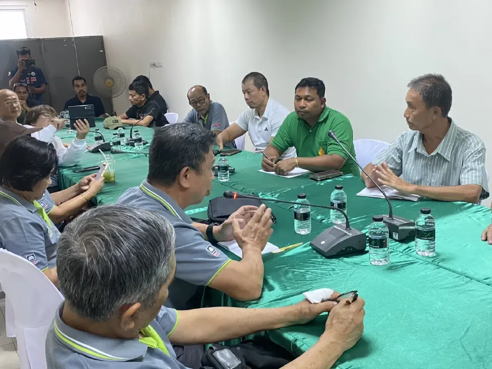 ชาวสวนปาล์มไต้ฮือ จี้ยกเลิกจำกัดส่งออก ขู่บุกพาณิชย์หลังสงกรานต์