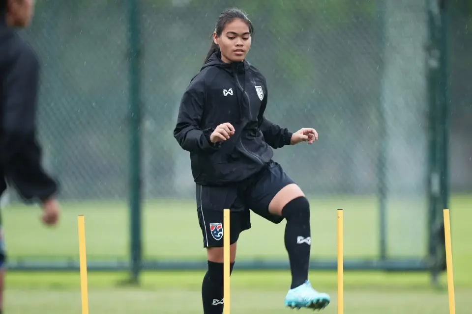 "กวินธิดา กิขุนทด" กองกลางฟุตบอลหญิงทีมชาติไทย U17 จากสโมสร บีจีซี-บัณฑิตเอเซีย