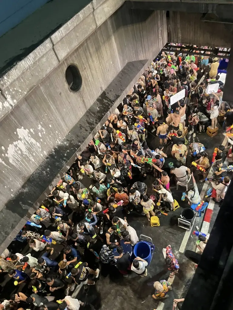 เปิดสถิติ 6 พิกัดสงกรานต์ กทม. ยอดรวมพุ่งทะลุ 3.1 ล้านคน