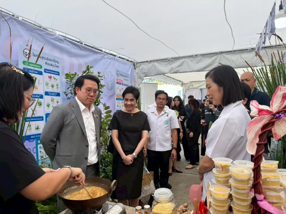 อย.เปิด“ตลาดเติมสุข”ฝ่าวิกฤตค่าครองชีพชู 9 สมุนไพรคู่บ้าน-แจกฟรีกล้าไม้