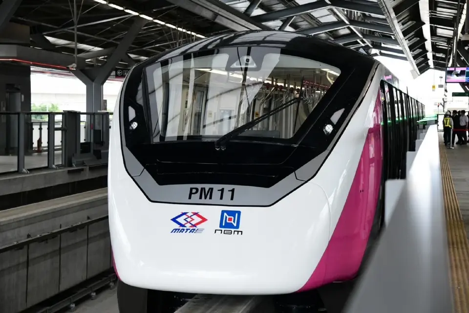 รถไฟฟ้าสายสีชมพู