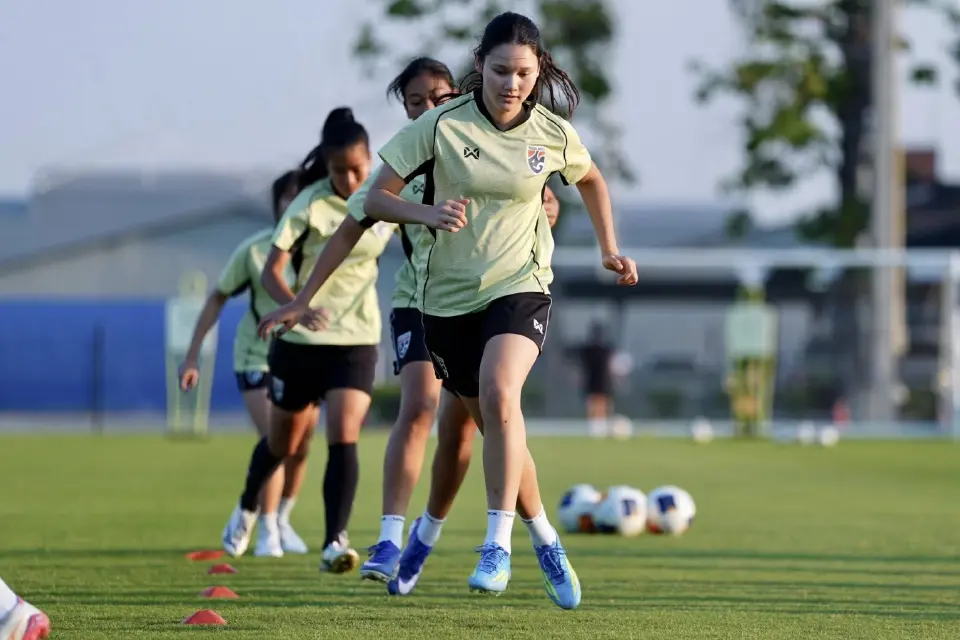 ฟุตบอลหญิงทีมชาติไทย U20 ลงสนามซ้อมก่อนดวล เกาหลีใต้ 