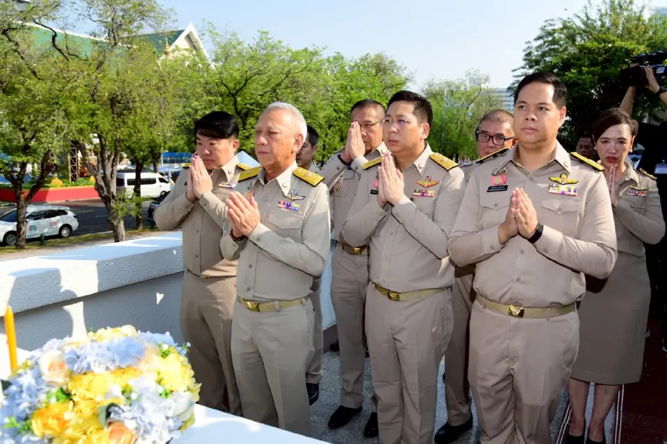 ‘พิพัฒน์’ ประกาศดันแพ็กเกจค่าโดยสาร-มาตรการอุ้มภาคขนส่ง แก้พิษน้ำมันแพง
