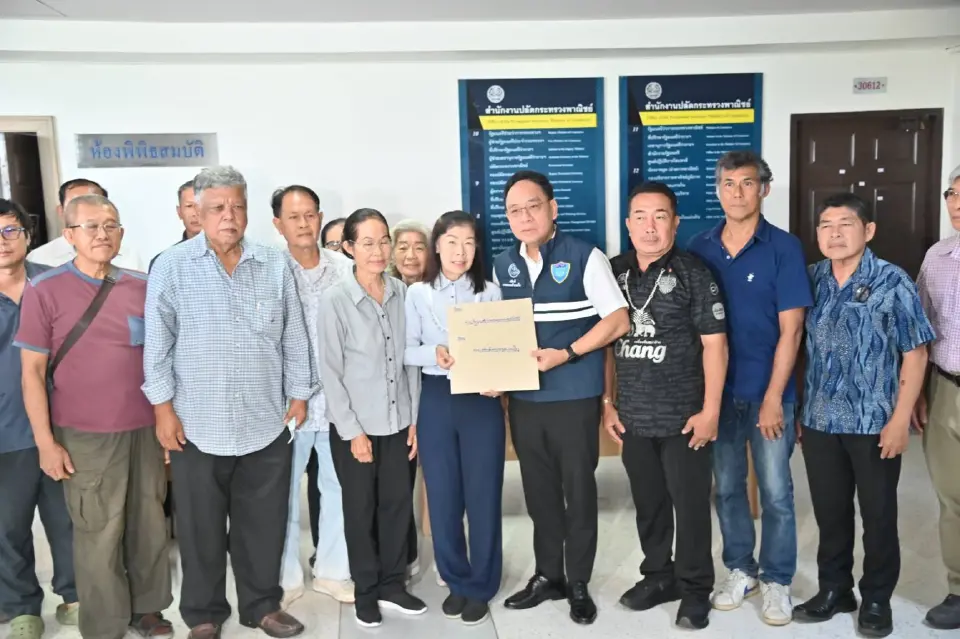 ชาวสวนปาล์ม บุกพาณิชย์ จี้ปลดล็อกส่งออกทำราคาดิ่ง สูญเงินวันละ 120 ล้าน