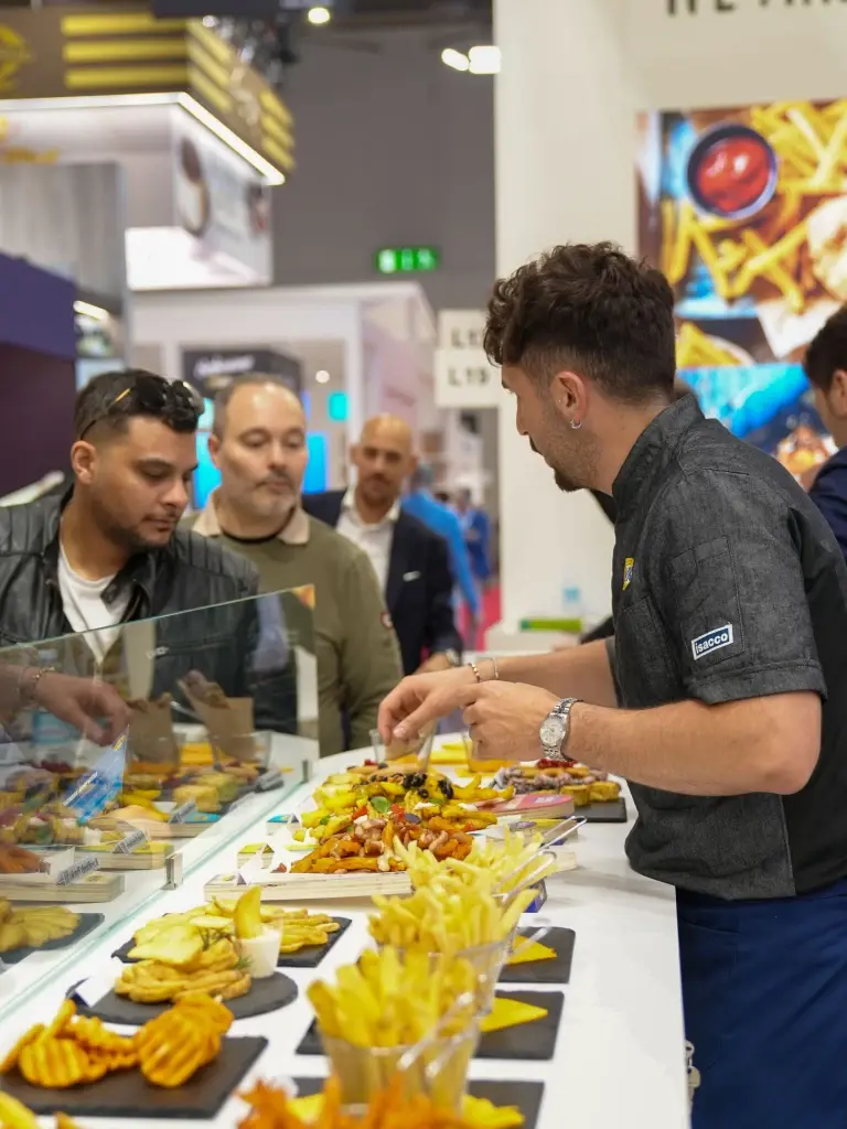 “ฟู้ดเซอร์วิสไทย” แกร่งแซงตลาดโลก จับตา QSR-สตรีทฟู้ด โตแรง