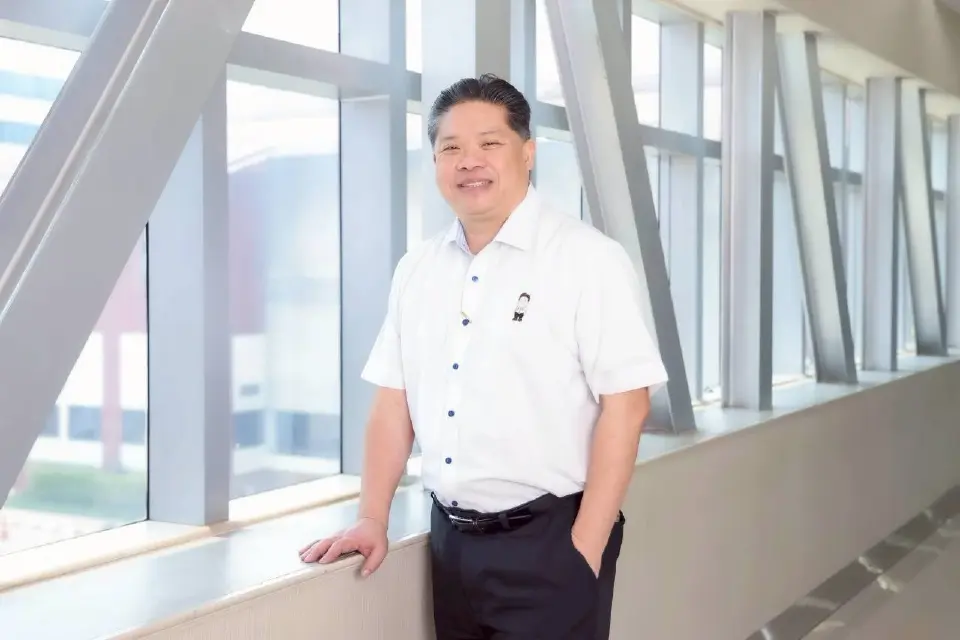 นายไตรรัตน์ วิริยะศิริกุล