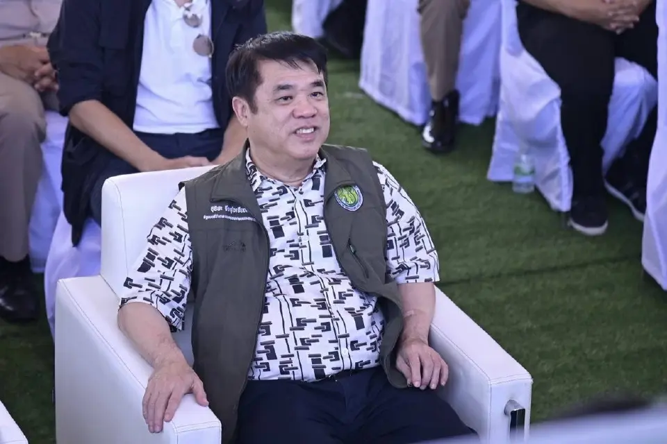 นายสุริยะ จึงรุ่งเรืองกิจ รัฐมนตรีว่าการกระทรวงเกษตรและสหกรณ์ ลงพื้นที่ประตูระบายน้ำสามพร้าว ตำบลสามพร้าว อำเภอเมืองอุดรธานี จังหวัดอุดรธานี