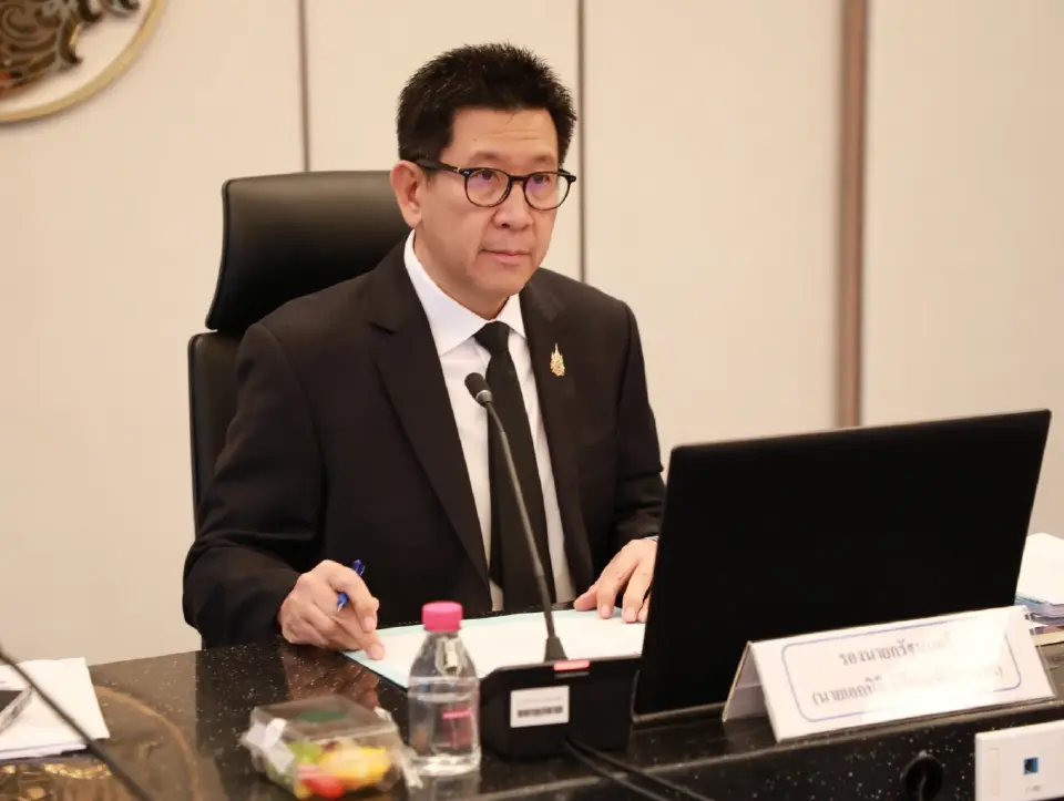 นายเอกนิติ นิติทัณฑ์ประภาศ รองนายกรัฐมนตรีและรัฐมนตรีว่าการกระทรวงการคลัง