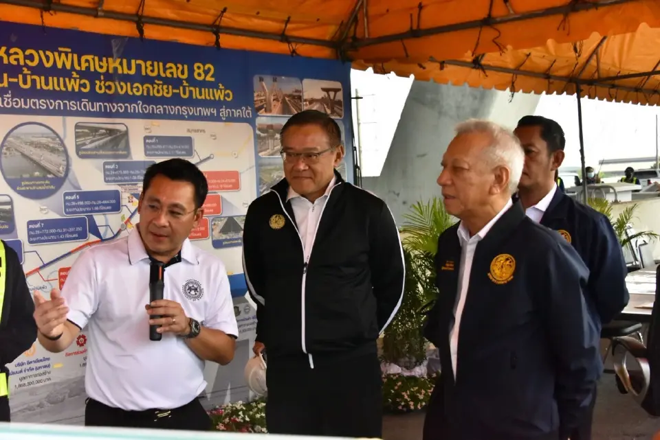 นายพิพัฒน์ รัชกิจประการ รองนายกรัฐมนตรีและรัฐมนตรีว่าการกระทรวงคมนาคมลงพื้นที่มอบนโยบายกรมทางหลวง